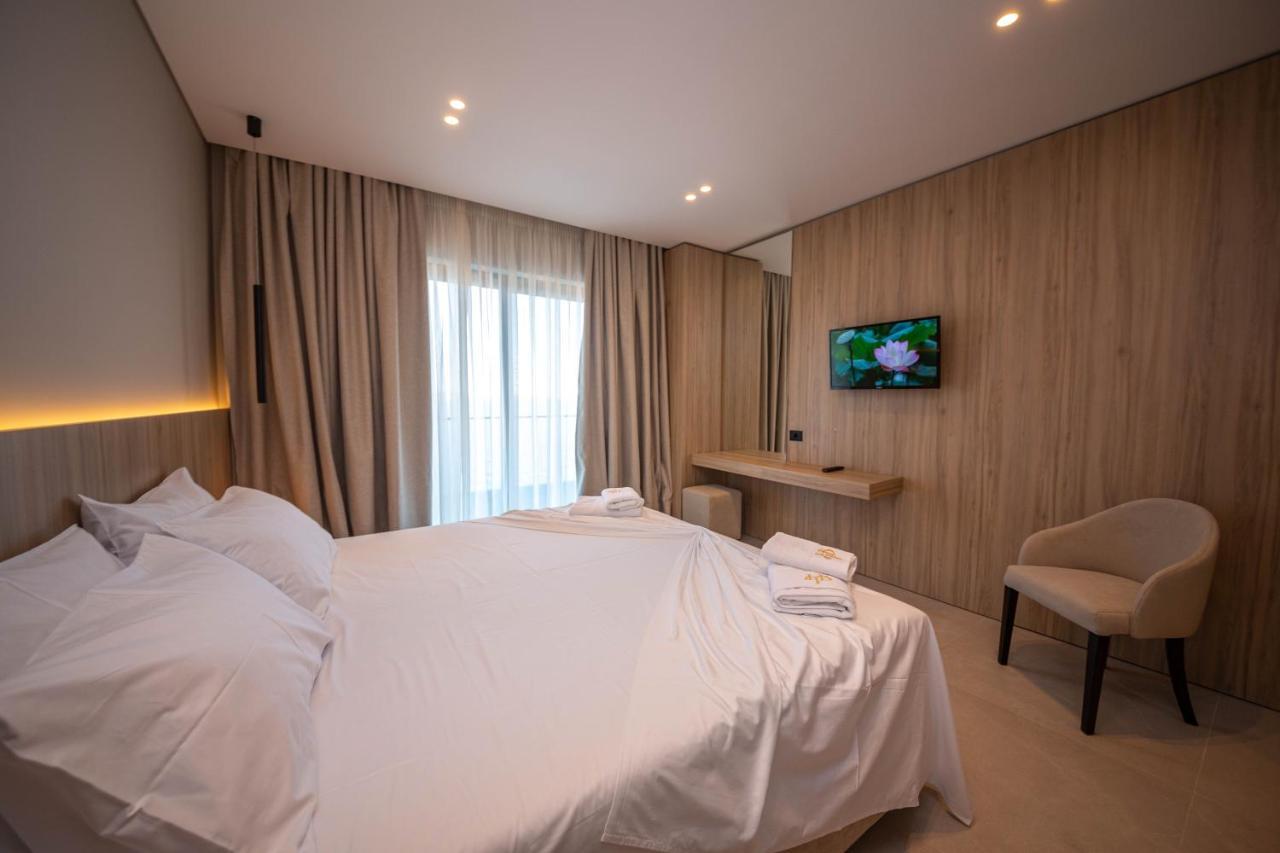 Hotel Portanova Sarandë Esterno foto