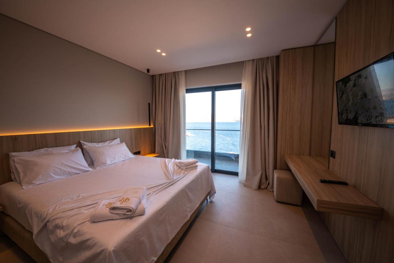 Hotel Portanova Sarandë Esterno foto
